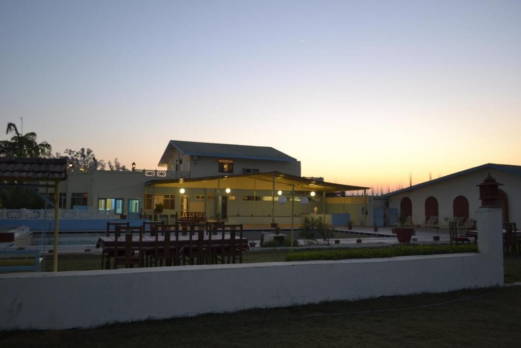 Swaraj Resorts Bharatpur Εξωτερικό φωτογραφία
